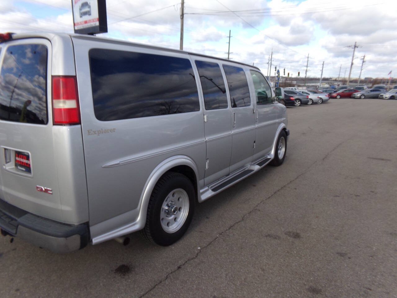 Used 2010 GMC Savana 1500 w/ Preferred Equipment Group RWD image 41