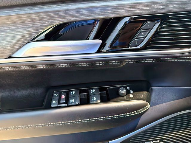 Used 2024 Jeep Wagoneer Series II AWD/4WD image 19