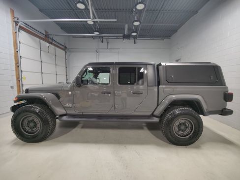 Used 2021 Jeep Gladiator Overland w/ Popular Equipment Package AWD/4WD image 28