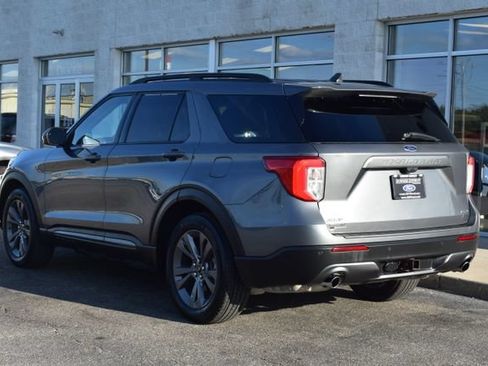 Used 2023 Ford Explorer XLT w/ XLT Sport Appearance Package AWD/4WD image 11
