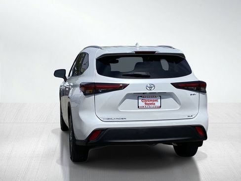 Certified 2026 Toyota Highlander XLE AWD/4WD image 6