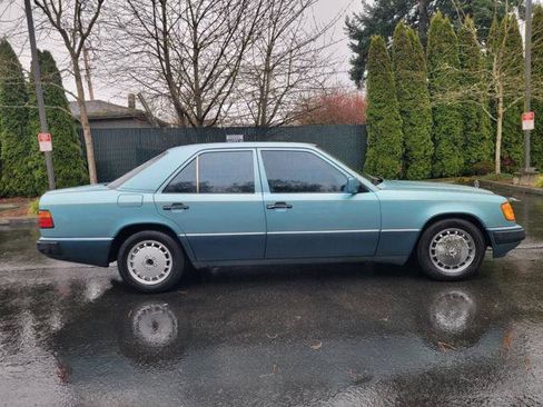 Used 1991 Mercedes-Benz 300 E 3.0 image 4