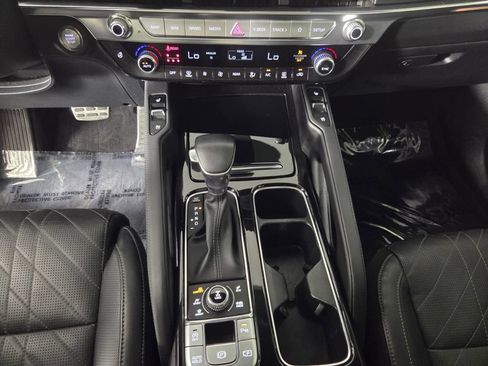 Used 2024 Kia Telluride SX Prestige X-Pro AWD/4WD image 13