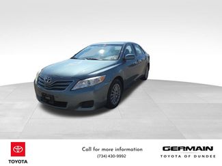 Used 2010 Toyota Camry LE image 1