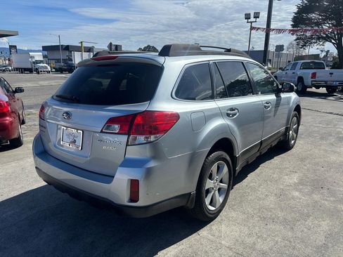 Used 2013 Subaru Outback 2.5i Premium w/ Popular Pkg 1B image 8