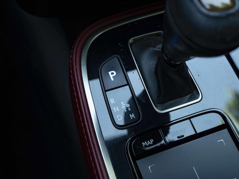 Used 2019 Lexus LS 500 F Sport w/ Accessory Package (Z2) AWD/4WD image 30