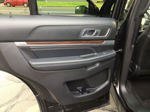 Used 2018 Ford Explorer Limited w/ Ford Safe & Smart Package AWD/4WD image 22