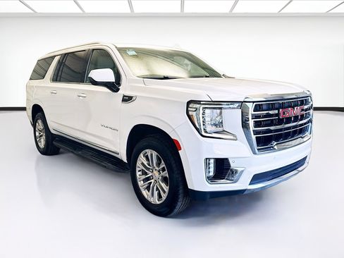 Used 2022 GMC Yukon XL SLT image 3