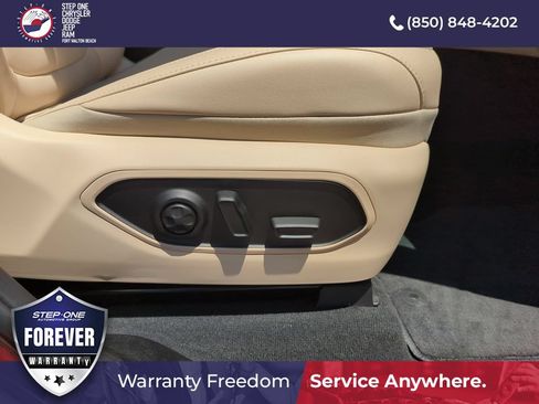 Used 2025 Jeep Grand Cherokee Limited w/ Trailer Tow Package AWD/4WD image 36