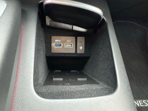 Used 2022 Genesis GV70 2.5T w/ Sport Prestige Package image 33