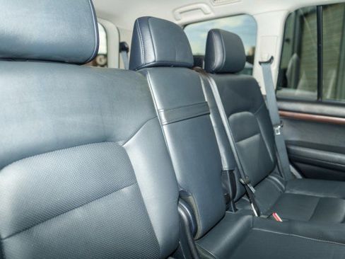 Used 2017 Toyota Land Cruiser image 22