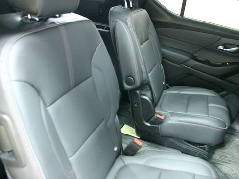 Used 2023 Chevrolet Traverse RS w/ LPO, Floor Liner Package AWD/4WD image 9