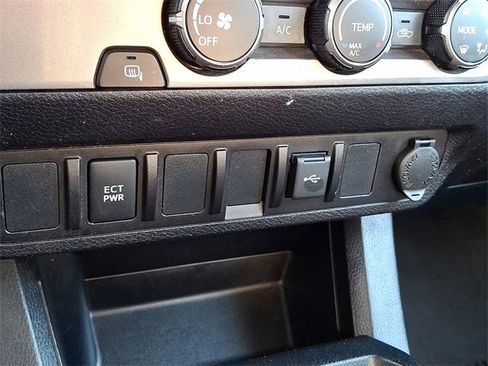 Certified 2020 Toyota Tacoma SR image 22