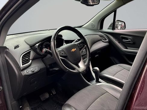 Used 2022 Chevrolet Trax LT w/ Driver Confidence Package AWD/4WD image 16