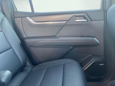 Certified 2024 GMC Acadia Elevation image 32