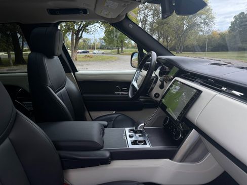 Used 2022 Land Rover Range Rover SE image 29