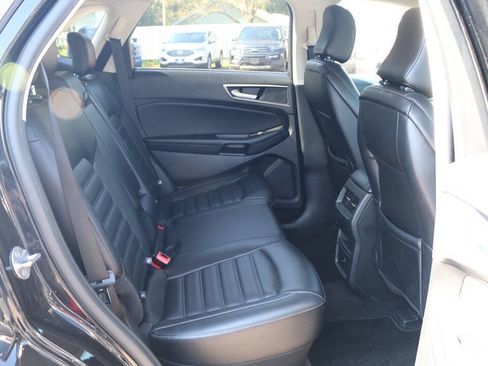 Used 2024 Ford Edge SEL AWD/4WD image 12