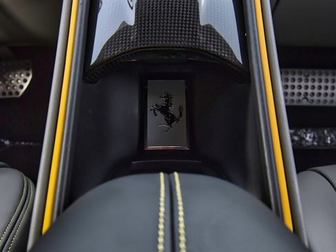 Used 2021 Ferrari Roma RWD image 28