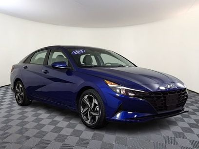 Used 2023 Hyundai Elantra SEL w/ Convenience Package