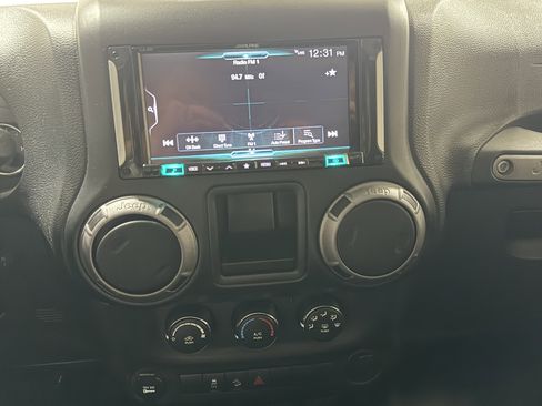 Used 2017 Jeep Wrangler Unlimited Sport w/ Connectivity Group image 17