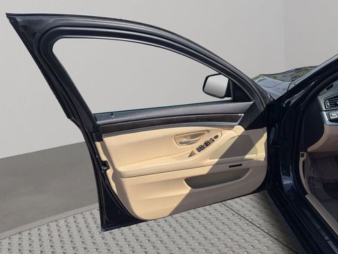 Used 2011 BMW 535i xDrive Sedan AWD/4WD image 21
