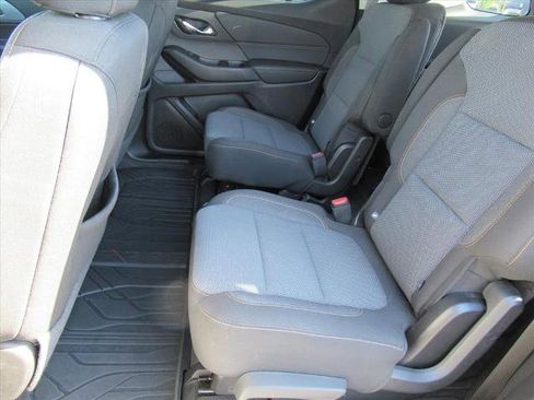 Used 2021 Chevrolet Traverse LT w/ LPO, Blackout Package image 29