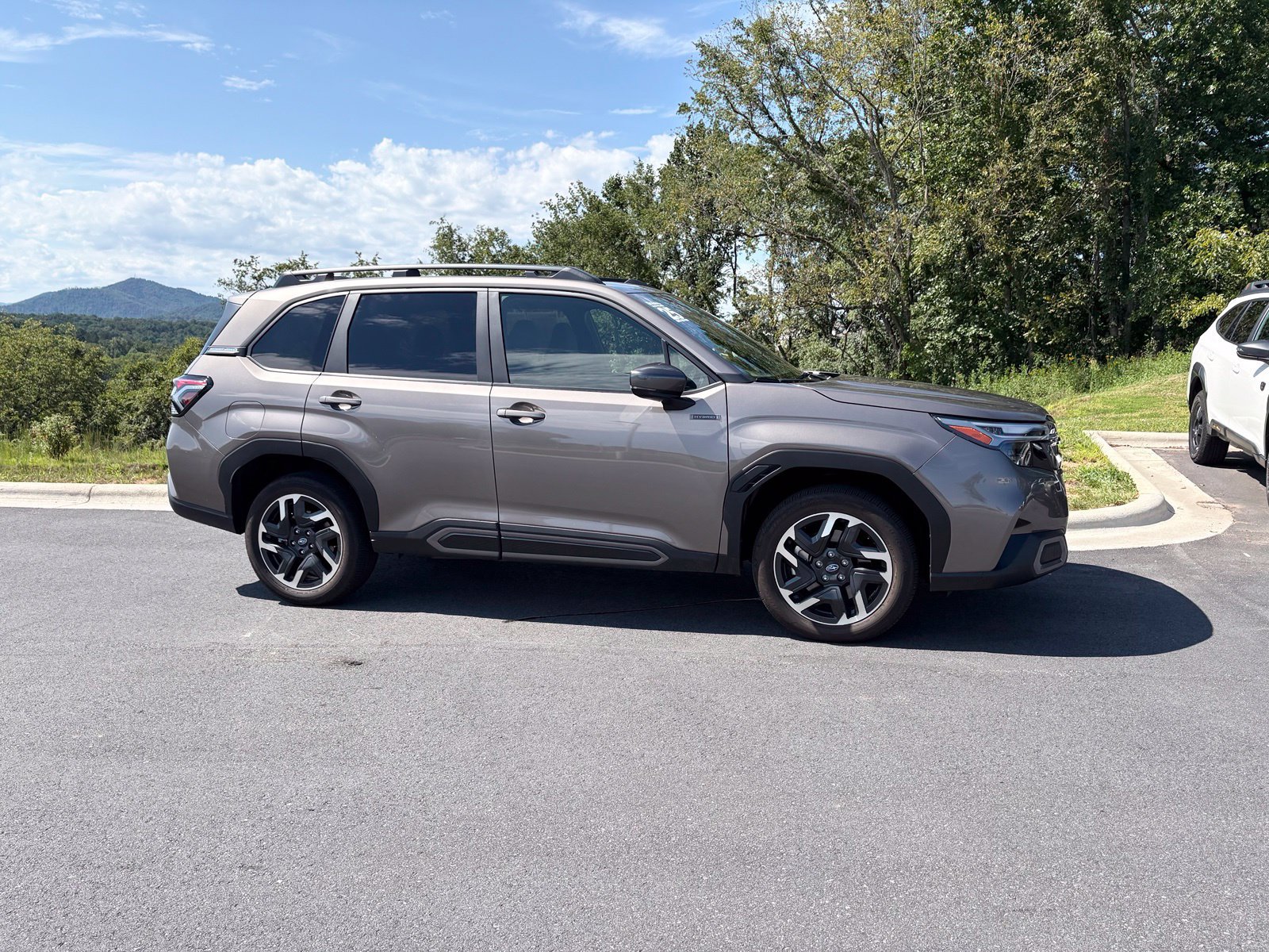 Used 2025 Subaru Forester Limited w/ Popular Package AWD/4WD image 7