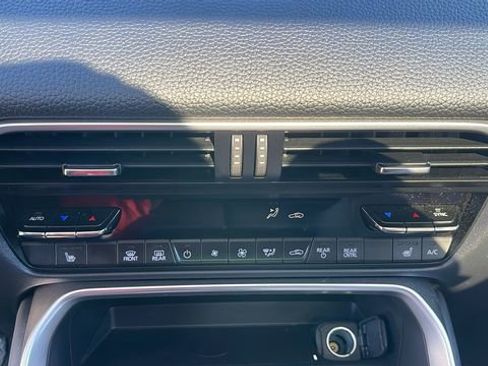 Used 2025 MAZDA CX-70 Plug-In Hybrid w/ Premium Pkg image 24