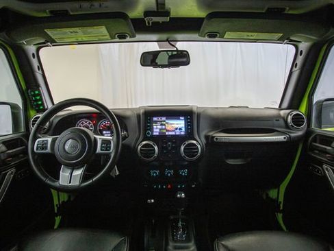 Used 2017 Jeep Wrangler Unlimited Rubicon image 12