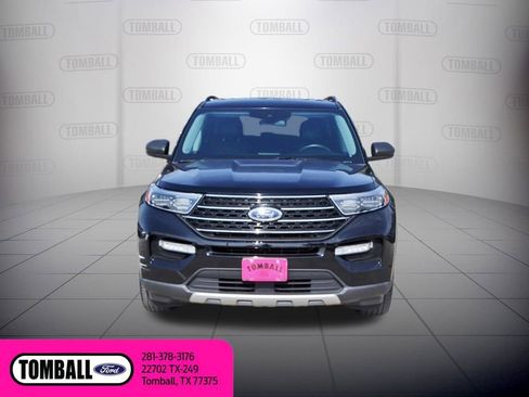Used 2023 Ford Explorer XLT w/ Equipment Group 202A RWD image 2