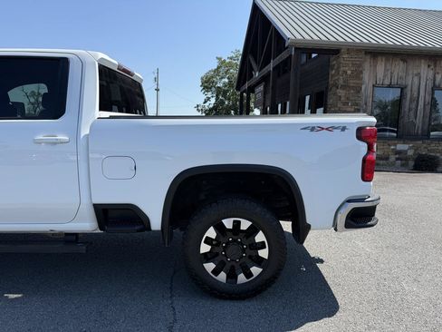 Used 2020 Chevrolet Silverado 2500 LT w/ Texas Edition AWD/4WD image 38