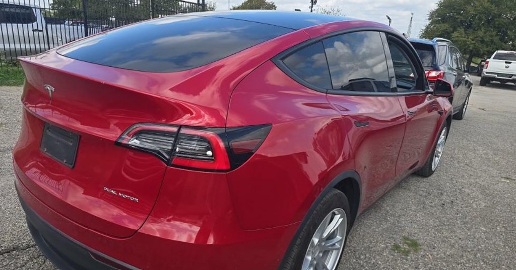 Used 2021 Tesla Model Y Long Range AWD/4WD image 2