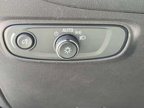 Used 2022 Chevrolet Equinox LT FWD image 18