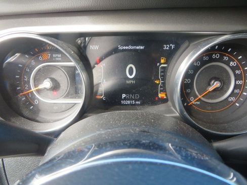 Used 2021 Jeep Wrangler Unlimited Sahara AWD/4WD image 12