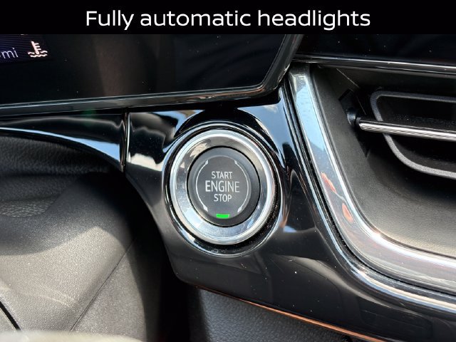 Used 2025 Chevrolet Trax RS w/ Driver Confidence Package FWD image 21