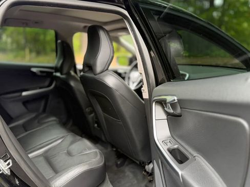 Used 2014 Volvo XC60 T6 AWD/4WD image 18