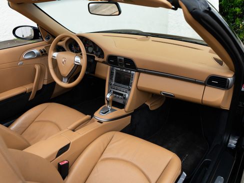 Used 2007 Porsche 911 Carrera RWD image 5