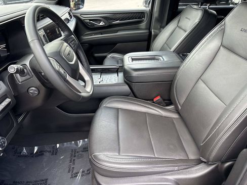 Used 2023 GMC Yukon XL Denali AWD/4WD image 14