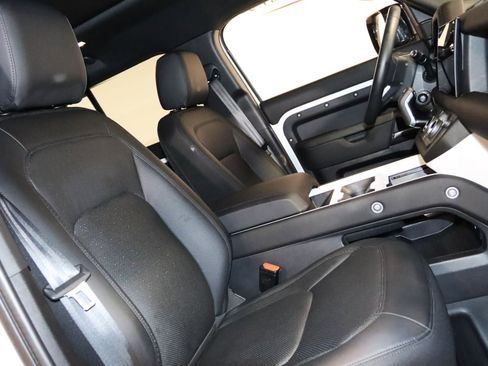 Used 2025 Land Rover Defender 110 S image 62