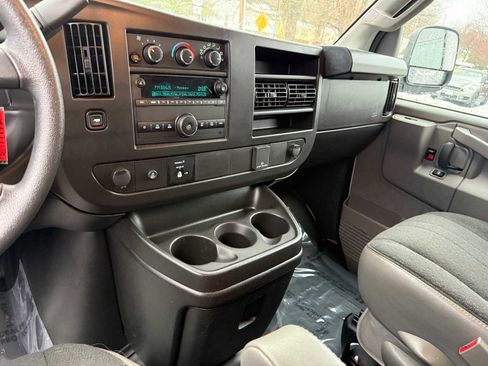 Used 2023 GMC Savana 2500 w/ Driver Convenience Package image 17