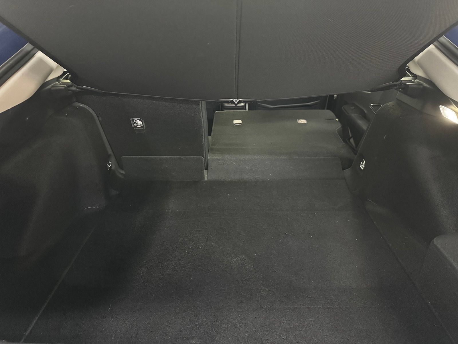 Used 2024 Toyota Prius LE FWD image 34