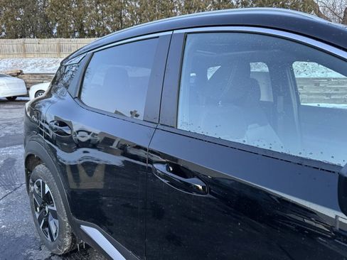 New 2026 Nissan Kicks SV w/ SV Premium Package image 4