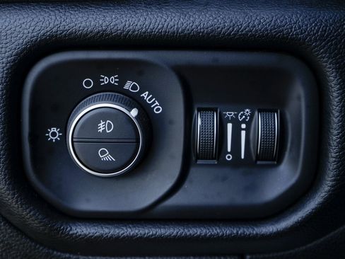 Used 2019 RAM 1500 Laramie image 20