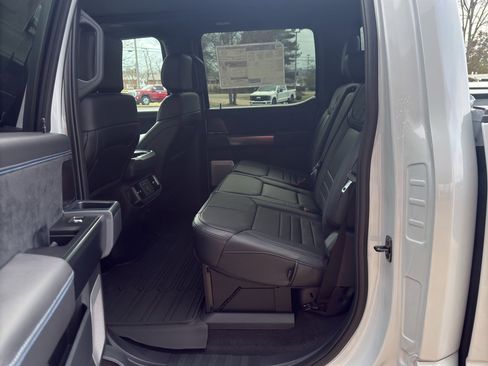 New 2025 Ford F150 Platinum w/ Equipment Group 702A High image 9