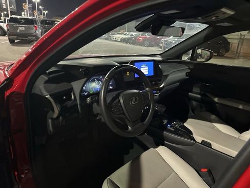 Used 2025 Lexus UX 300h FWD w/ Accessory Package (Z2) image 6