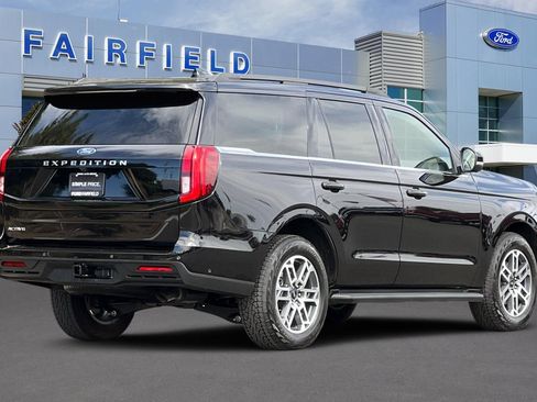 Certified 2025 Ford Expedition Active AWD/4WD image 2