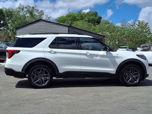 Used 2025 Ford Explorer ST-Line w/ Premium Package AWD/4WD image 8
