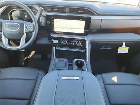 New 2026 GMC Sierra 3500 Denali w/ Denali Reserve Package image 22