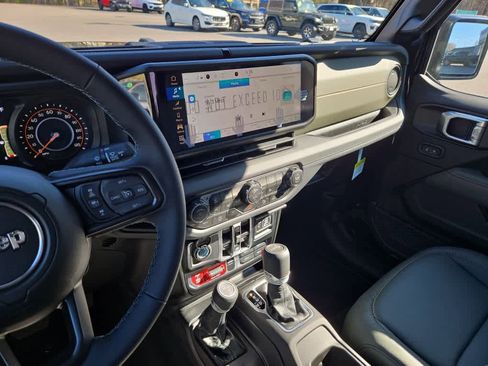 New 2026 Jeep Gladiator Mojave AWD/4WD image 19