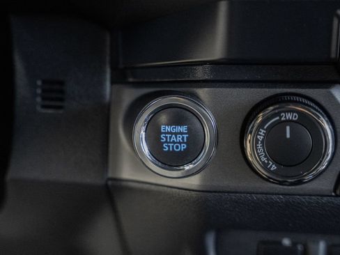 Used 2023 Toyota Tacoma TRD Sport w/ Technology Package AWD/4WD image 29